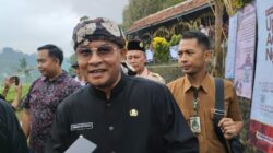 Wagub Jabar Erwan Setiawan Dorong Pembentukan Tim Khusus Jaga Kebersihan Situ Bagendit di Garut