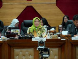 Hetifah: Pendidikan Harus Membumi dan Berpihak pada Guru