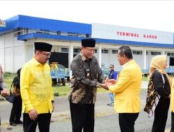 Kunjungan Perdana ke Gorontalo, Menteri ESDM Bahlil Lahadalia Disambut Upacara Adat Mopotilolo