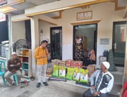 Ormas MKGR Serahkan Bantuan Sembako, Air Bersih dan Obat-obatan Untuk Korban Banjir di Ciputat