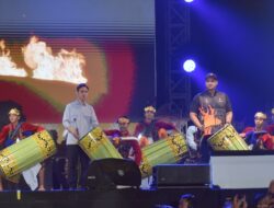 Menpora Dito Ariotedjo Dampingi Wapres Gibran Tutup Festival Olahraga Masyarakat Nasional VIII di NTB
