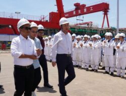 Menteri ESDM Bahlil Lahadalia Targetkan Fasilitas FLNG Papua Barat Beroperasi 2027