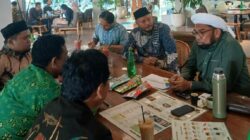 Ali Mochtar Ngabalin dan Adhe Nuansa Wibisono Sepakati Kerjasama Strategis HLN DPP Partai Golkar dan PUI