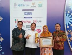 Gubernur Rudy Mas’ud Terima IHYA 2025, Kaltim Jadi Lembaga Pemerintah Terbaik Dukung Industri Halal