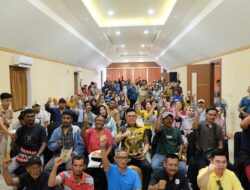 Soedeson Tandra Rayakan HUT ke-61 Golkar dengan Berbagi untuk Anak Yatim di Papua Tengah