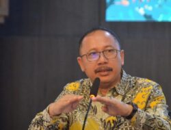 Prihatin Sekolah Rusak, Nur Purnamasidi Bantu Perbaiki Fasilitas SDN Sukosari 01