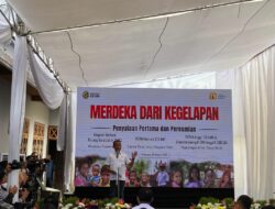 Menteri ESDM Bahlil Lahadalia Resmikan Listrik Gratis di Kampung Ibu Presiden Prabowo, 112 Rumah Nikmati Terang