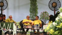 Aburizal Bakrie Apresiasi Yellow Racquet Club, Lapangan Padel Baru di Kantor DPP Partai Golkar