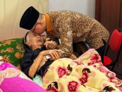 Pulang Kampung, Menteri P2MI Mukhtarudin Ajak Masyarakat Junjung Bakti Kepada Orang Tua