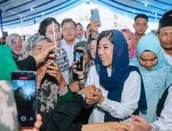Menkomdigi Meutya Hafid Salurkan 6,5 Ton Bantuan untuk Korban Banjir di Deli Serdang