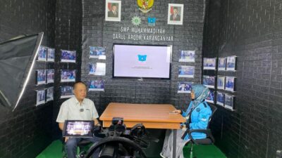 Juliyatmono Ajak Pelajar Tak Alergi Politik lewat DATalk SMP Muhammadiyah