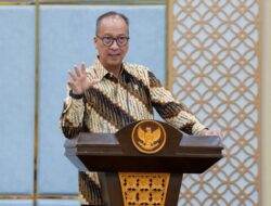 Menperin Agus Gumiwang Jamin Keberlanjutan Industri Keramik di Tengah Moratorium