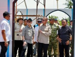 Wamenko Polkam Lodewijk Paulus Pastikan Progres Pembangunan Huntap & Masjid untuk Korban Banjir Aceh