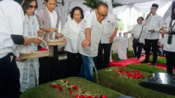 84 Tahun Kelompok Usaha Bakrie, Aburizal Bakrie Pimpin Ziarah dan Doa Bersama di TPU Karet Bivak