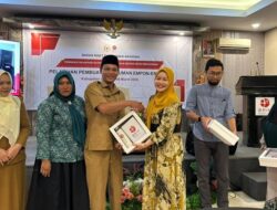 Hetifah dan Tati Noviati Dorong Penguatan Literasi Kesehatan Keluarga Cirebon Melalui Pelatihan Pembuatan Empon-Empon