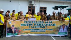 Tak Cuma Bicara Hukum, Mangihut Sinaga Buktikan Aksi Nyata untuk Petani Dairi Lewat Bantuan Alsintan