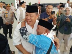 Gubernur Hidayat Arsani Lepas 445 Calon Haji Babel, Pesan Jaga Kesehatan dan Kekompakan