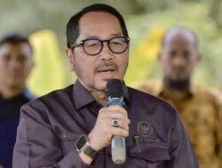 “Negeri Ini Belum Runtuh”, Puisi Firman Soebagyo untuk Buruh Indonesia