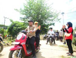 Dibonceng Motor Terobos Banjir, Wagub Gorontalo Idah Syahidah Temui Ribuan Warga Terdampak